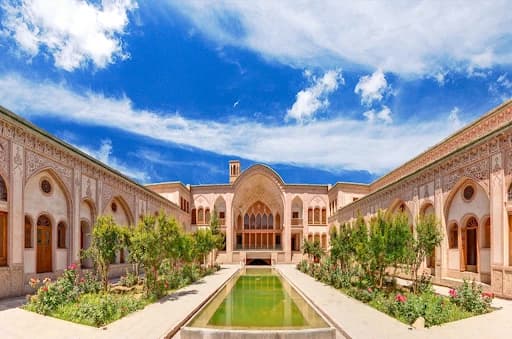اقامتگاه سنتی  خانه عامری ها کاشان 3