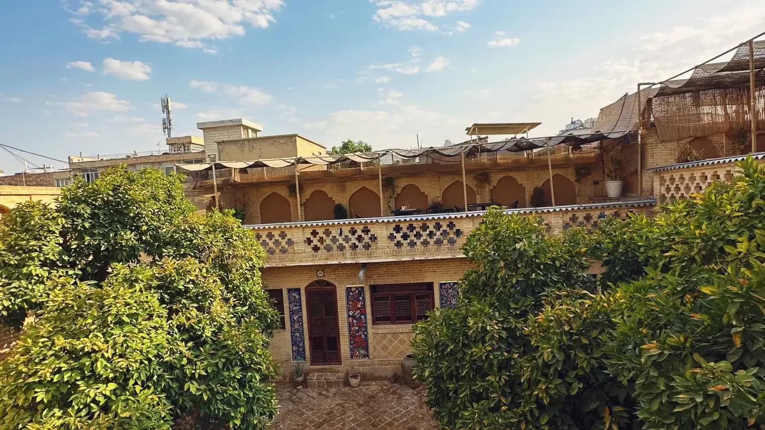 اقامتگاه سنتی  عمارت سران شیراز 2