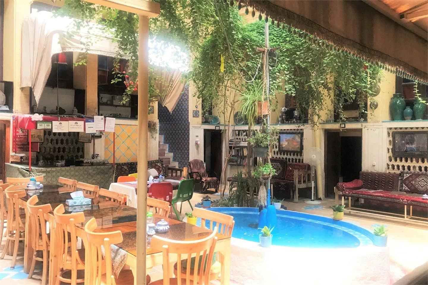 اقامتگاه سنتی  گلشن شیراز 4