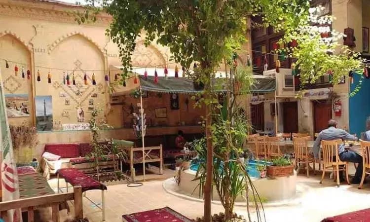 اقامتگاه سنتی  گلشن شیراز 5