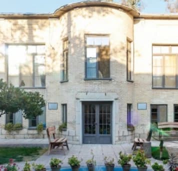 Shiraz-Khaneh-bagh-irani