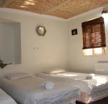 Shiraz-Khaneh-bagh-irani