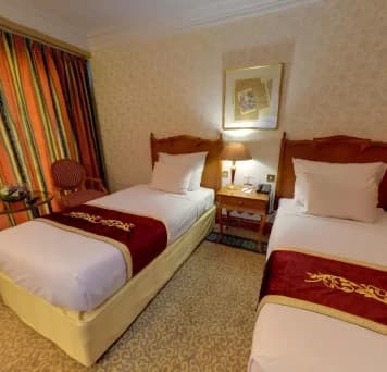 Tehran-Parsian-esteghlal