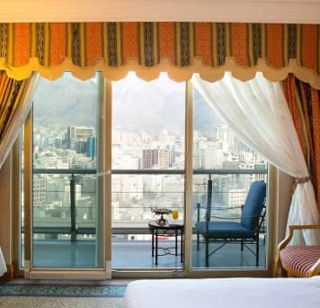 Tehran-Parsian-esteghlal