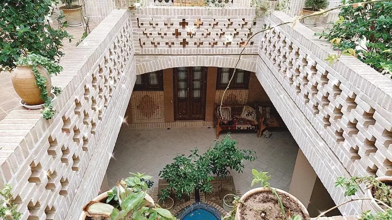 اقامتگاه سنتی  یزدان گرد یزد 5