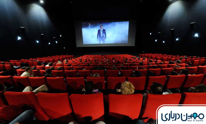 تماشای فیلم در سینما