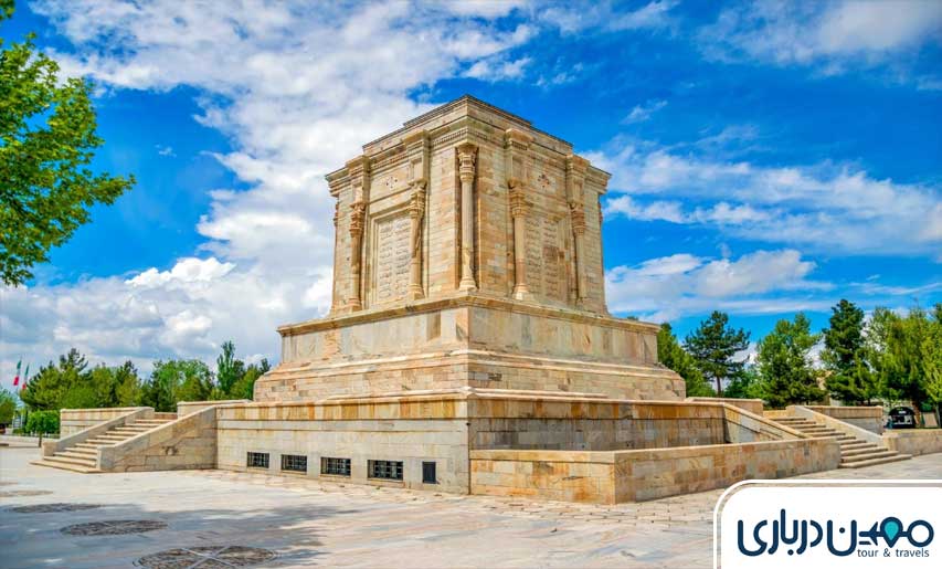 معماری فضا خارجی آرامگاه فردوسی