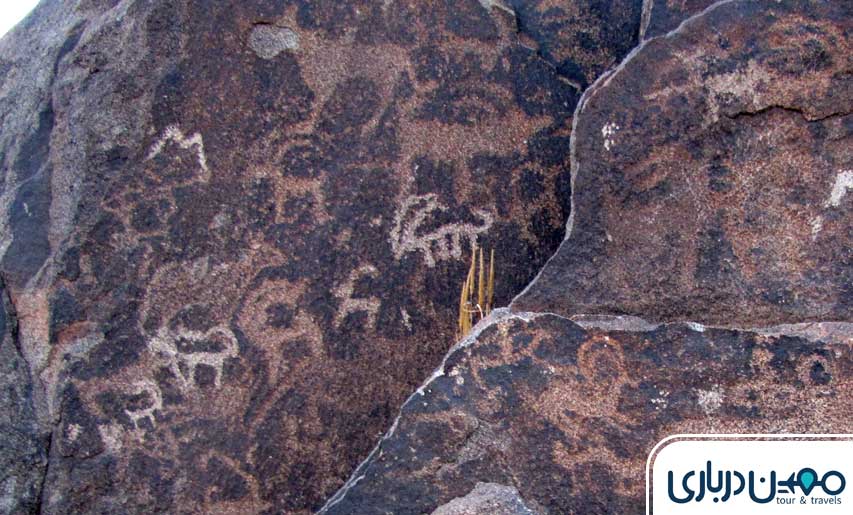 سنگ‌نگاره شترسنگ؛ بازمانده‌ای از دوران کهن