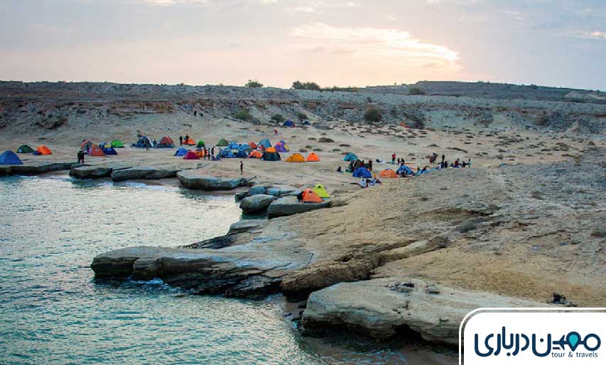 ساحل جزیره هنگام؛ جزیره‌ای زیبا در خلیج فارس