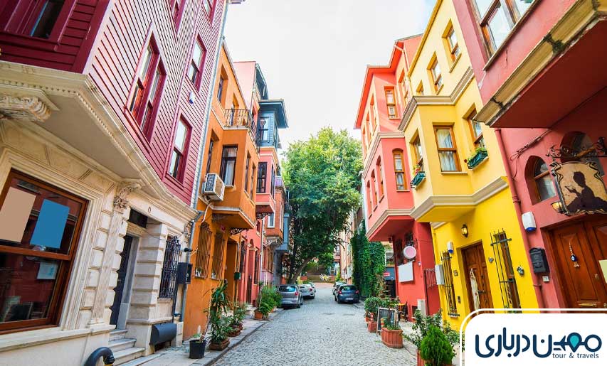 محله اسمالی مشیت استانبول: کوچه‌هایی با خانه‌های رنگارنگ