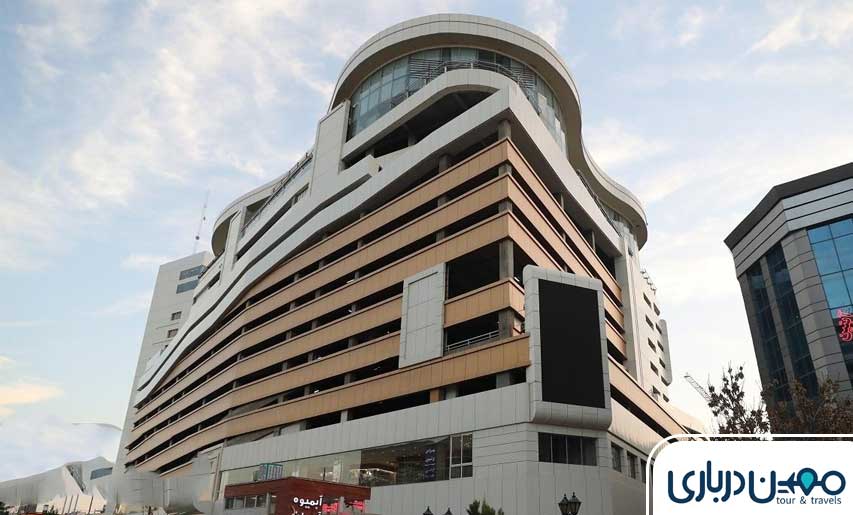 خیابان 17 شهریور؛ بورس پوشاک و خرید متنوع در مشهد